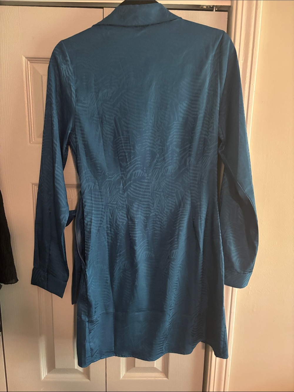 Teal Wrap Long-Sleeve Dress size Medium - Picture 5 of 6